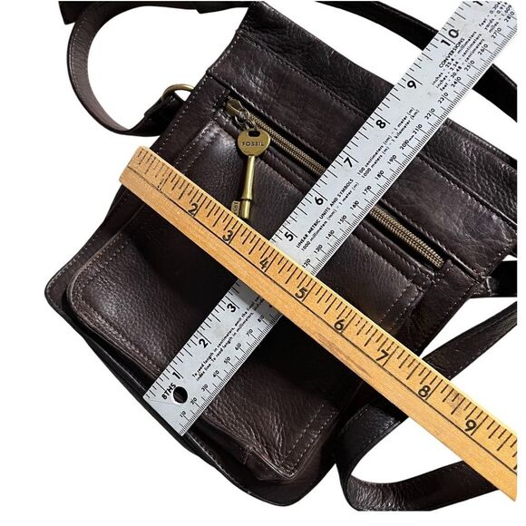 FOSSIL Brown Leather Crossbody Shoulder Bag 75082 Pebbled Key Adjustable Strap - Picture 2 of 9